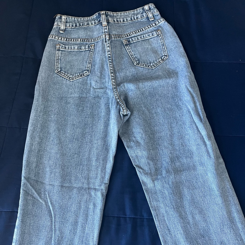 High Rise Mom Jeans - Picture 2 of 3